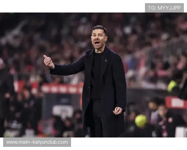 皇马边路的穿插拉出后防空当并被利用