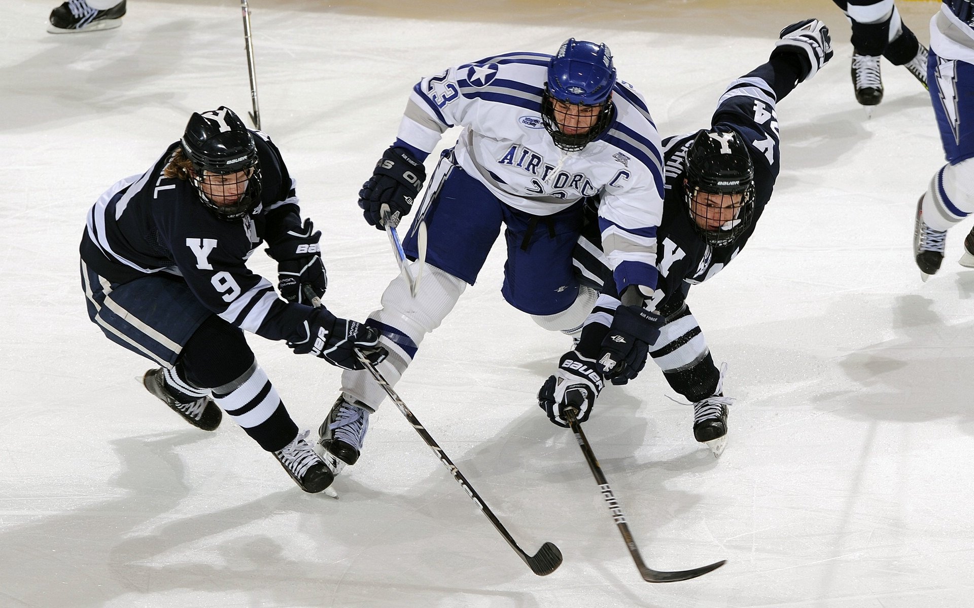 全国保龄球锦标赛 选手单场打出多次全中